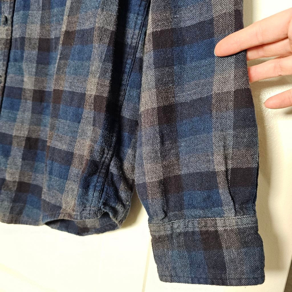 Weatherproof M dark blue, grey, black flannel button down flannel shirt - Picture 7 of 16